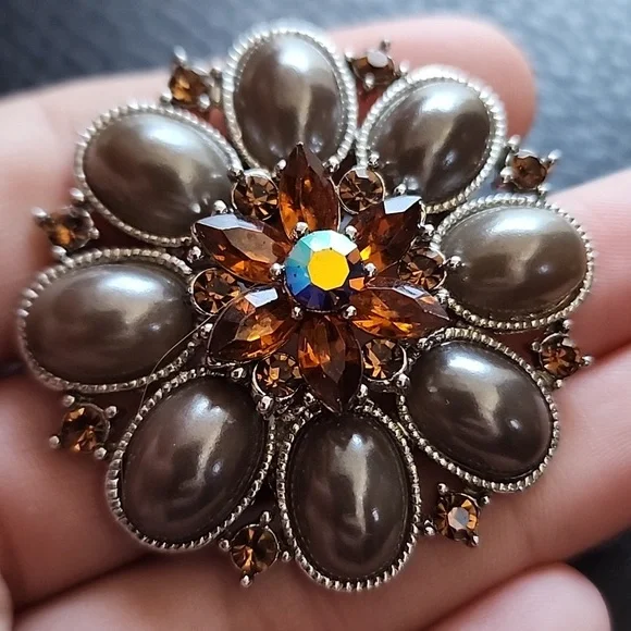 Brooch - Picture 6 of 9